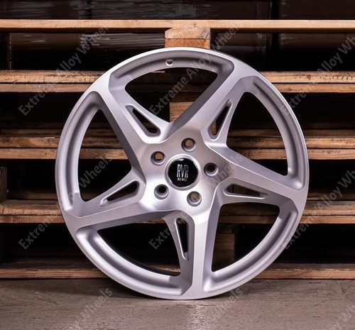 Silver alloy wheels - 19",